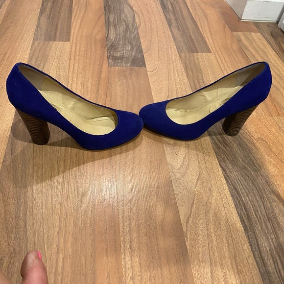 Steve Madden blue suede heels - Picture 3 of 3